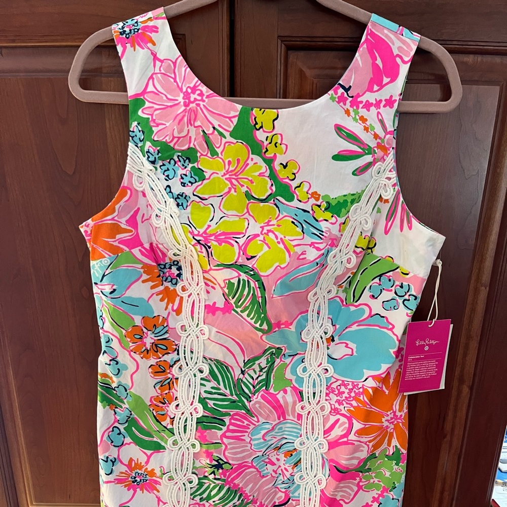 Lively Floral Sleeveless Shift Dress in Pink & Multi